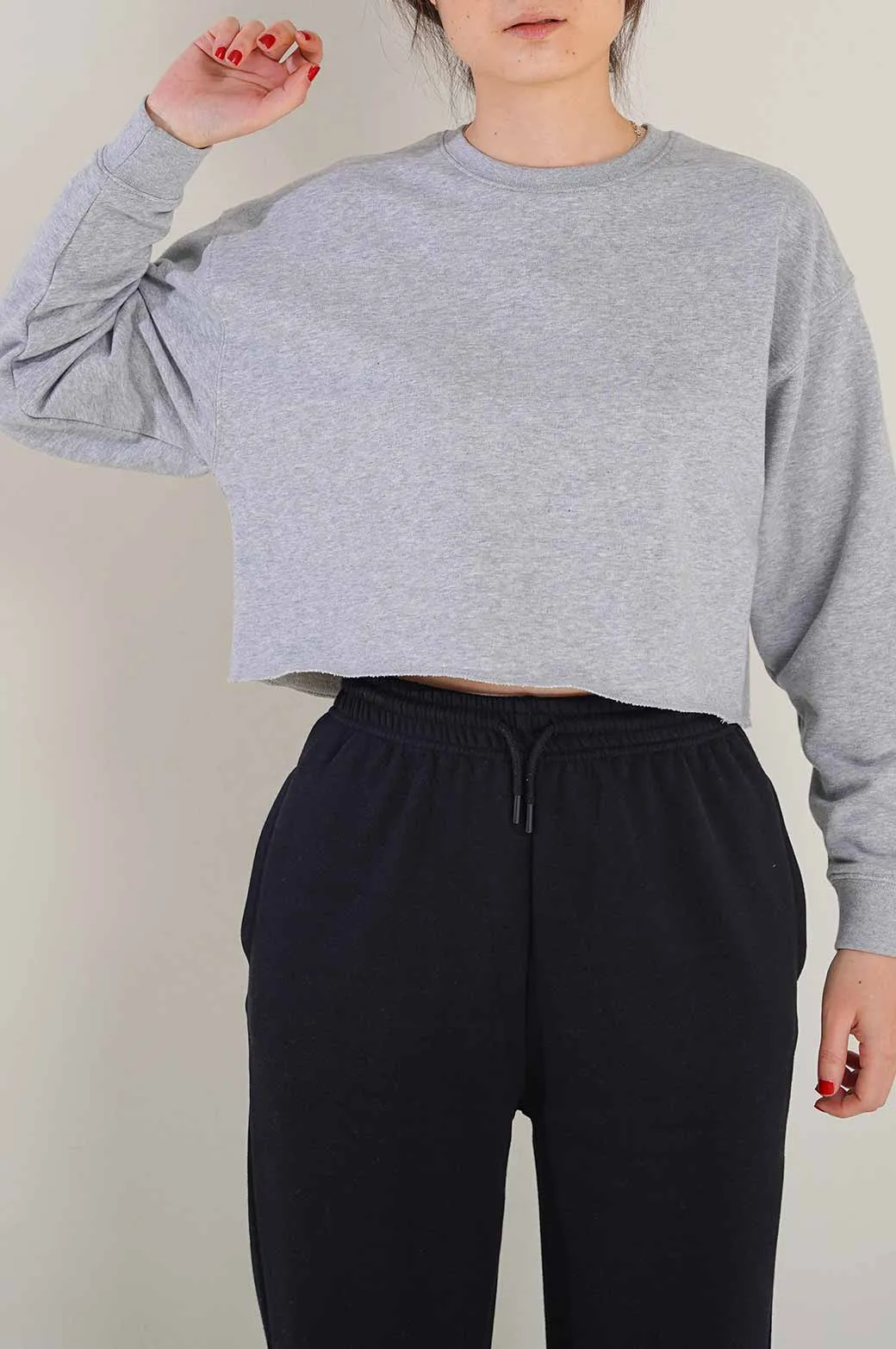 BASIC CROPPED SWEATSHIRT