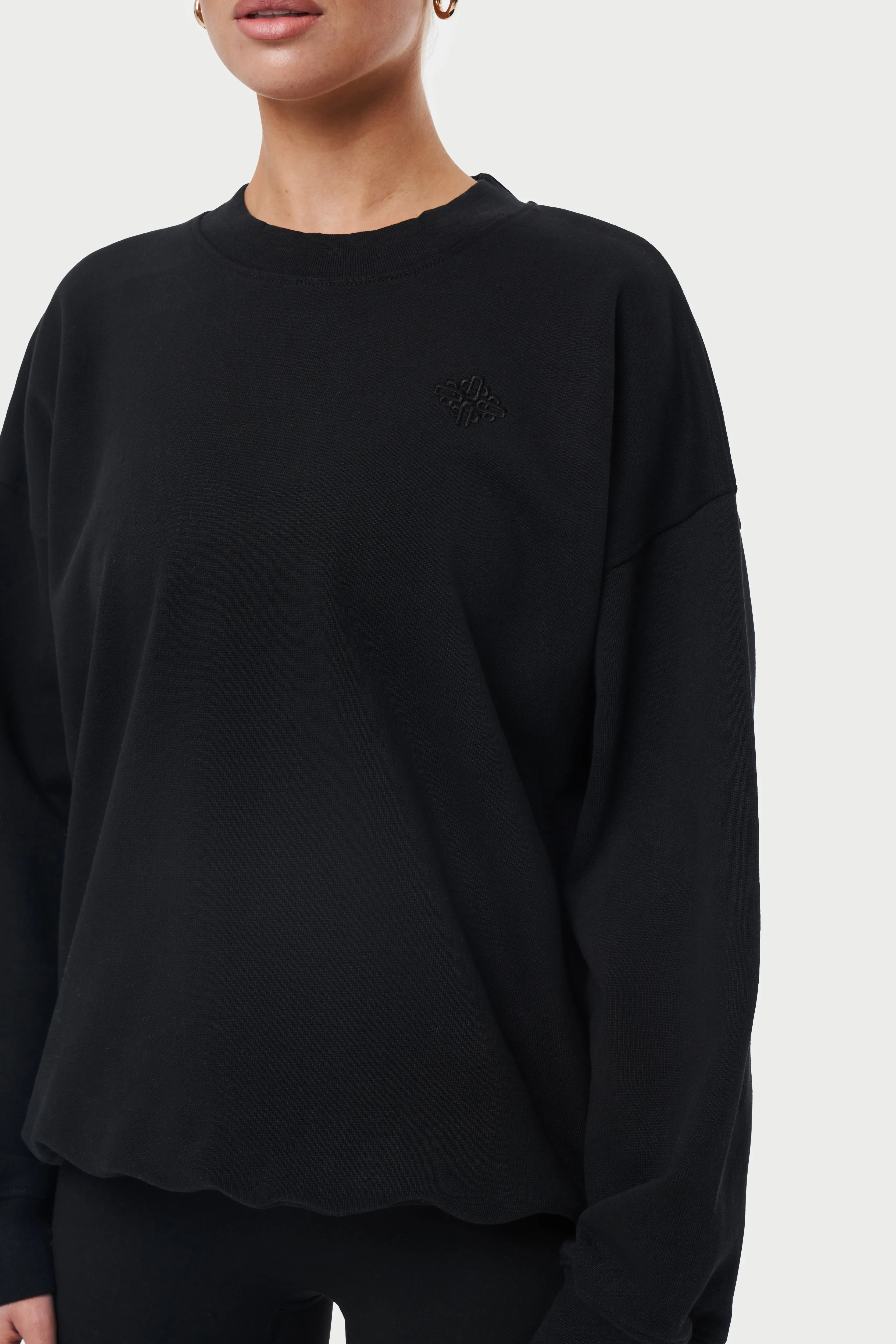 EMBLEM OVERSIZED SWEATSHIRT - BLACK