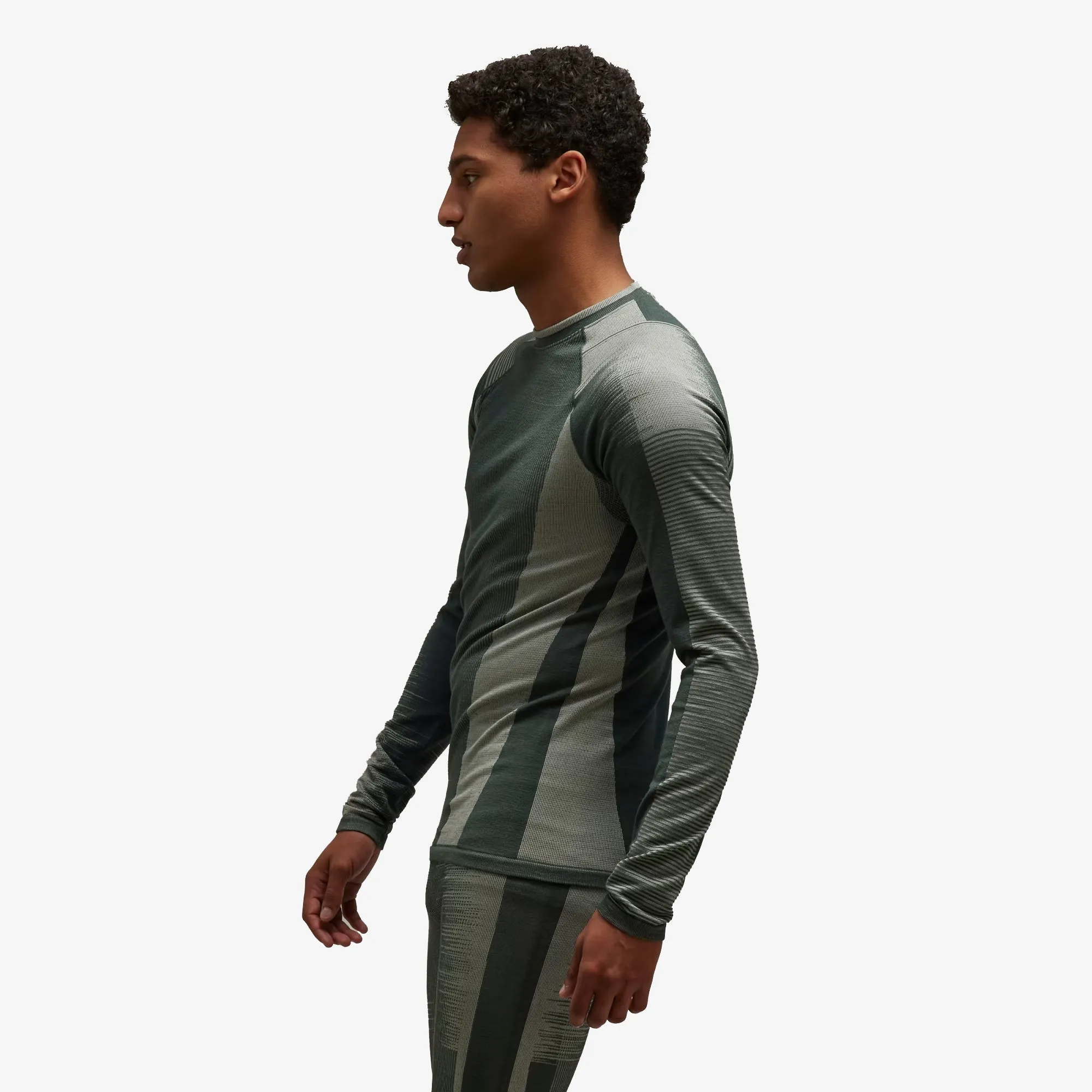 ENGINEERED KNIT LONG SLEEVE BASELAYER TEE 'WONDER SILVER'