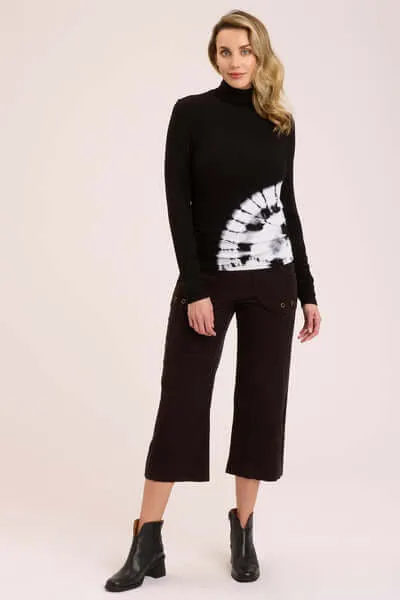 Lilis Black & White Turtleneck