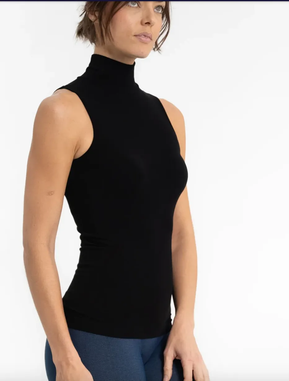 SLEEVELESS TURTLENECK TOP (2 colors)